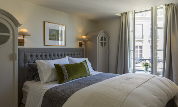 Haute Hotels:: 25 Place Dauphine