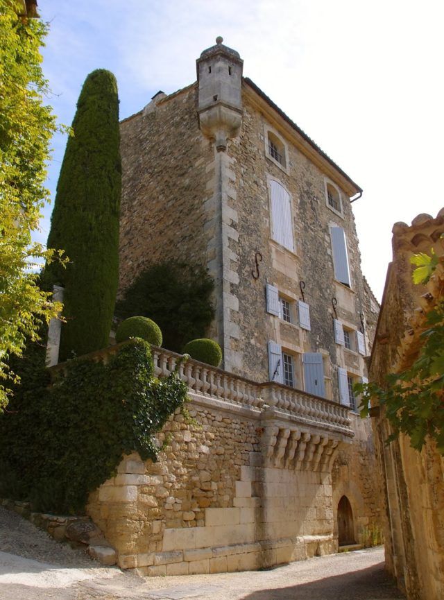 A Provence Garden Fit for A Fairytale #lacarmejane #gardens #provence