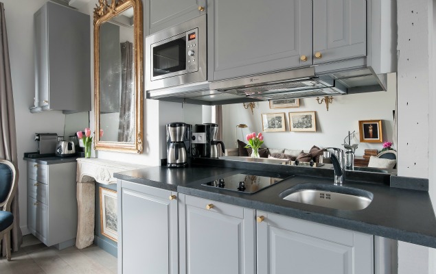 Cremant-de-Bourgogne-Paris-Studio-Kitchen