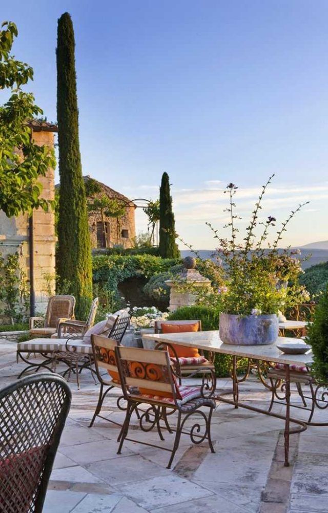 A Provence Garden Fit for A Fairytale #lacarmejane #gardens #provence #clivenichols